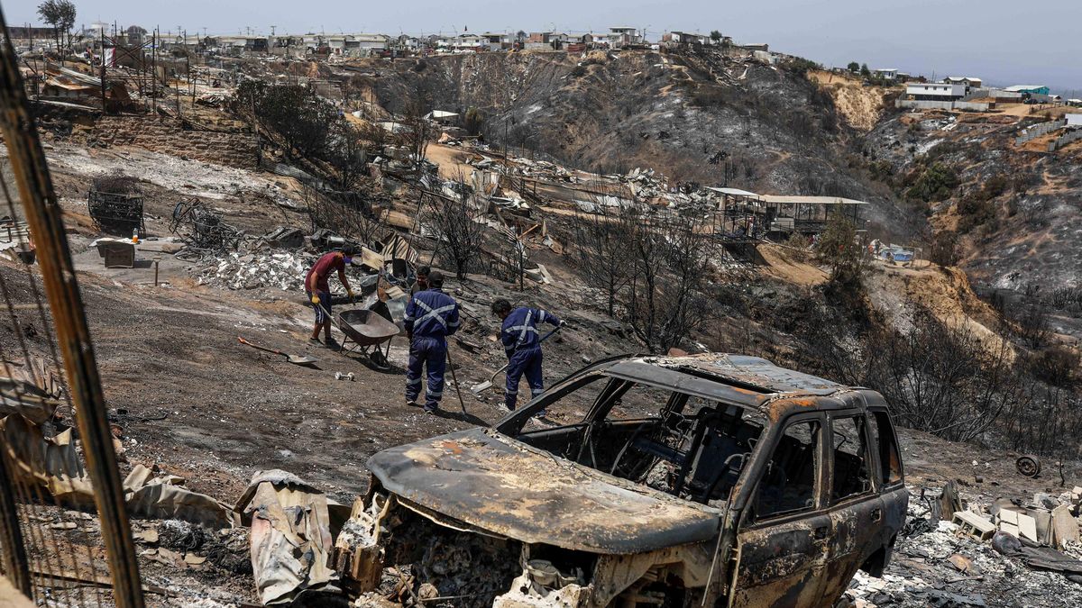 Fotky ukazují zkázu, kterou po sobě  v Chile zanechaly smrtící lesní požáry